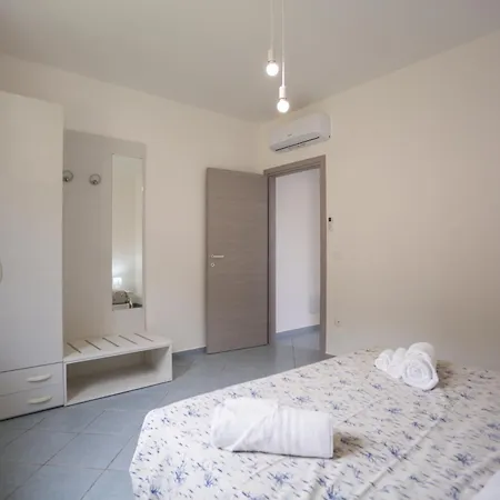 Luna -parking-garden -view - Wifi- Villa Ascea