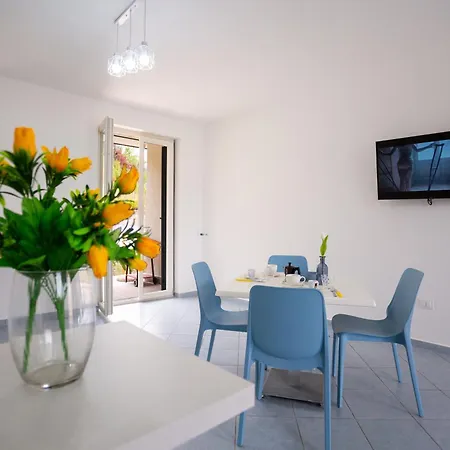 Luna -parking-garden -view - Wifi- Villa Ascea